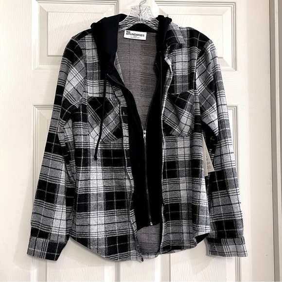π No Boundaries Black & Gray Plaid Flannel Utility Shirt Shacket Hoodie, Size M - Picture 14 of 16